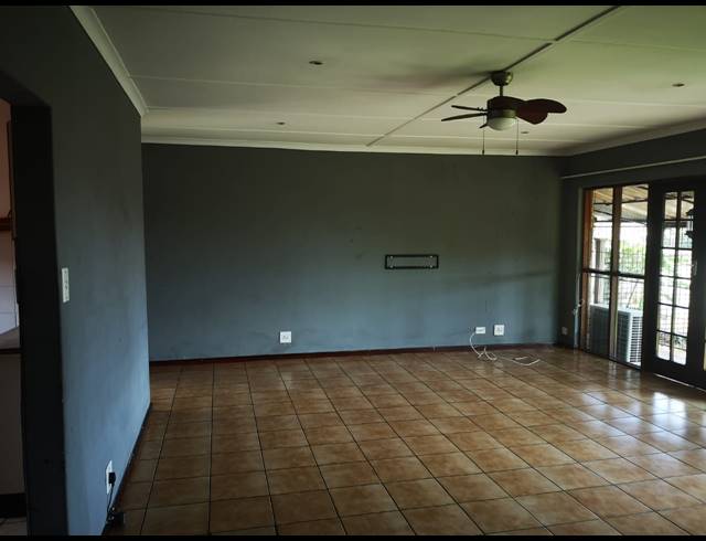 3 BEDROOM SIMPLEX RENTED IN HAYFIELDS